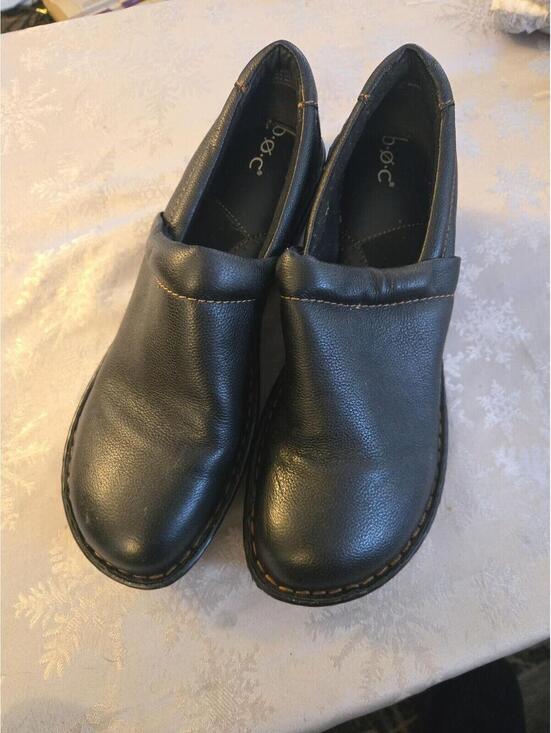 b.o.c. Shoes - B.O.C. Women's Black Leather Comfort Clogs, Size 11M